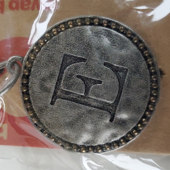 Boutique Swap Bops Adornment Charm Large Circle E Any Necklace or Bracelet - Picture 2 of 5